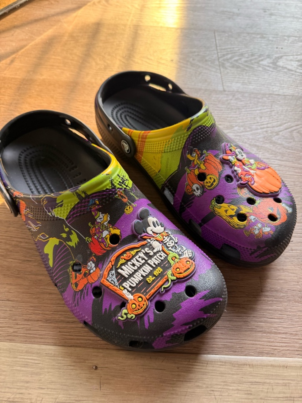 CROCS Halloween Clog - men’s 8, women’s 10